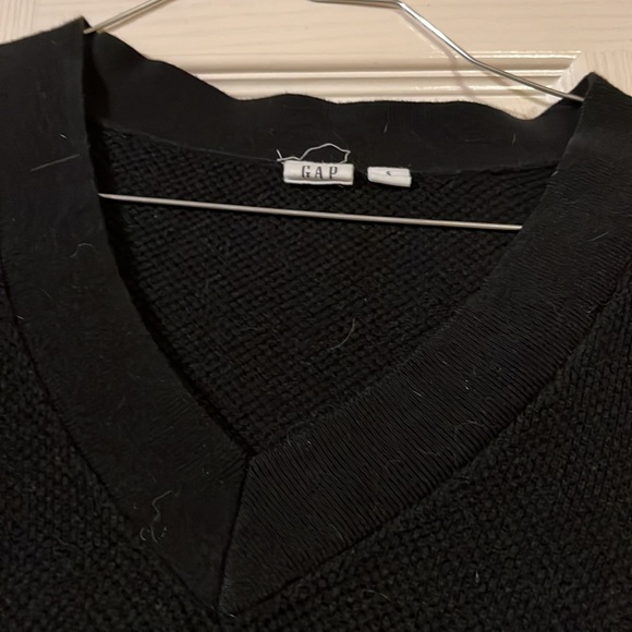 2 gap sweaters - Picture 9 of 10